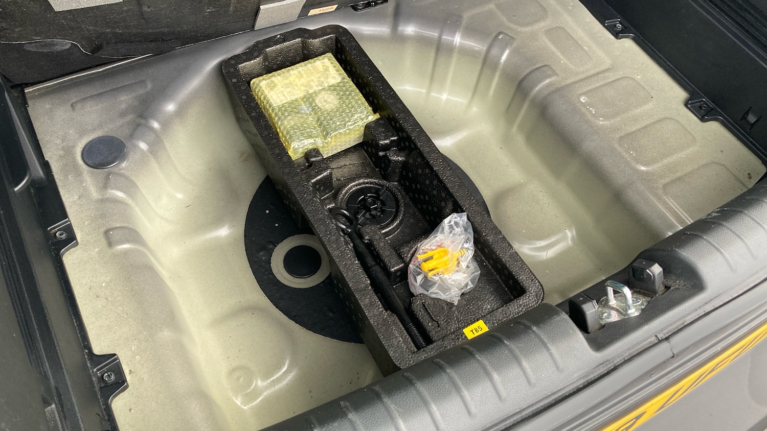 Used Kia Stonic 2023 for sale - 76960673: Photo 26