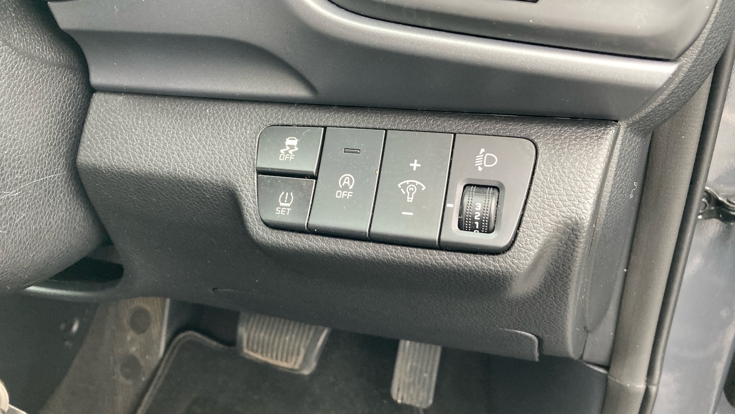 Used Kia Stonic 2023 for sale - 76960673: Photo 29