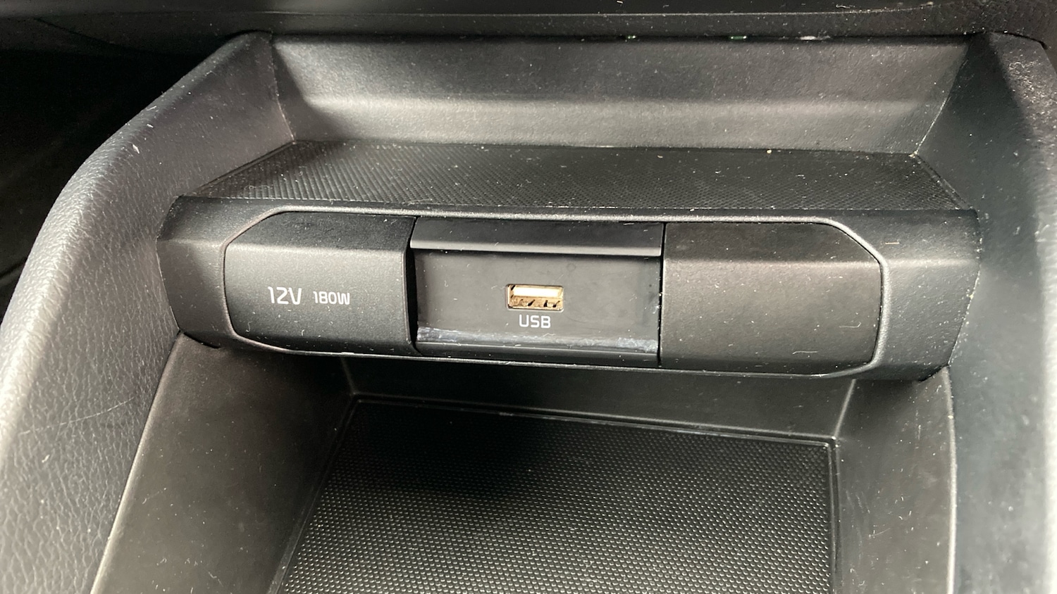 Used Kia Stonic 2023 for sale - 76960673: Photo 38