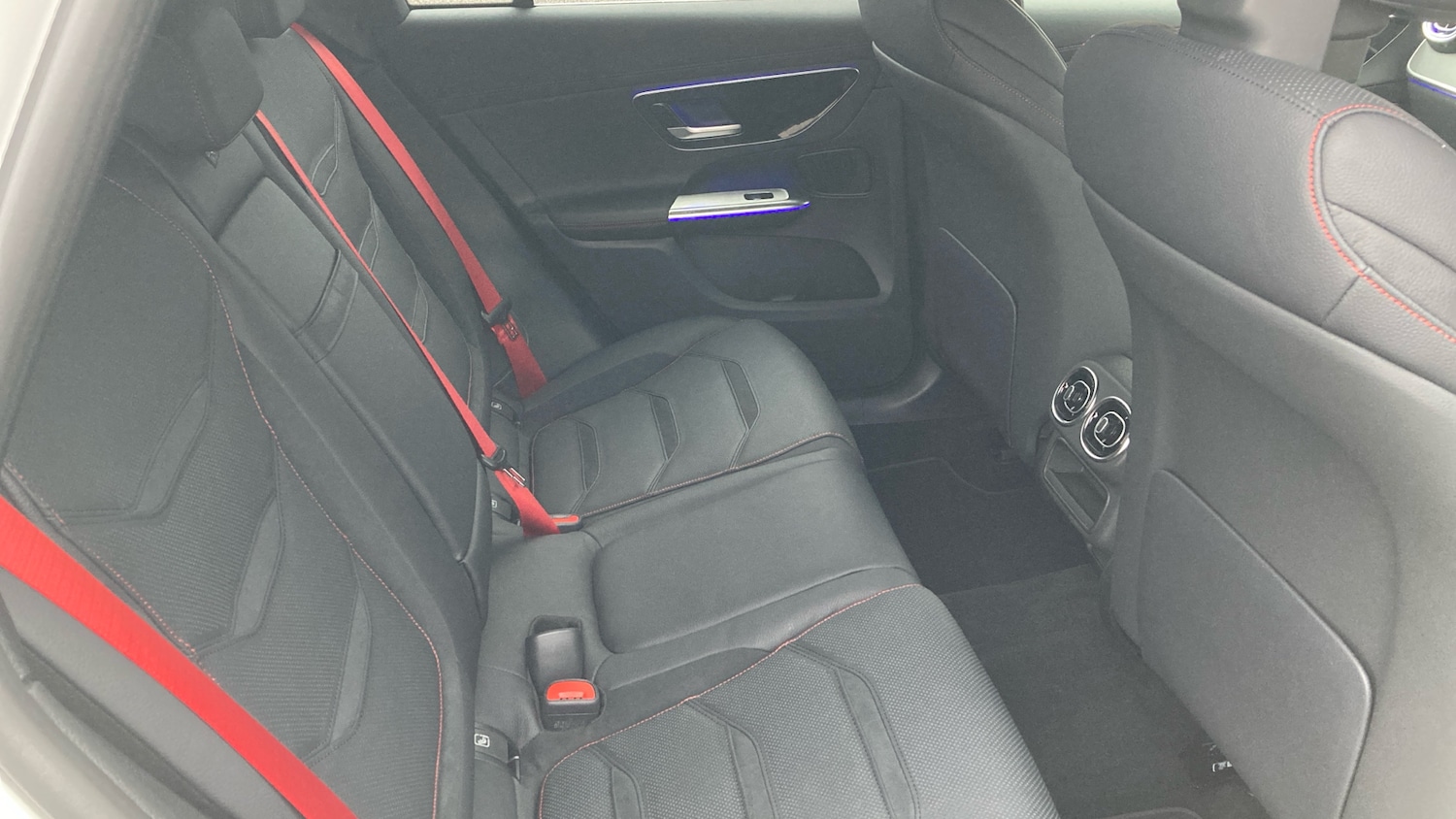 Used Mercedes-Benz GLC 2024 for sale - 77518933: Photo 16