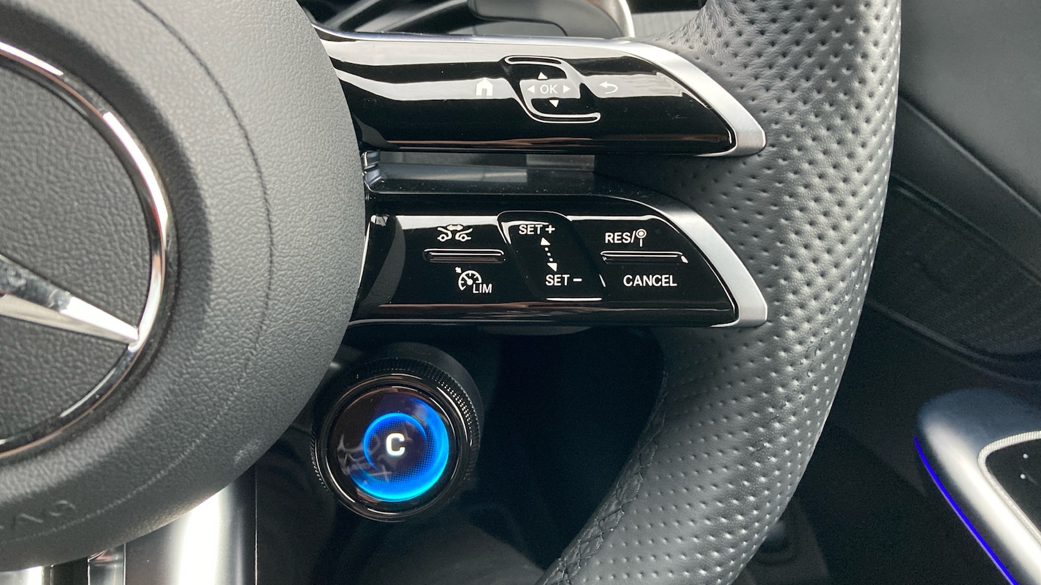 Used Mercedes-Benz GLC 2024 for sale - 77518933: Photo 35