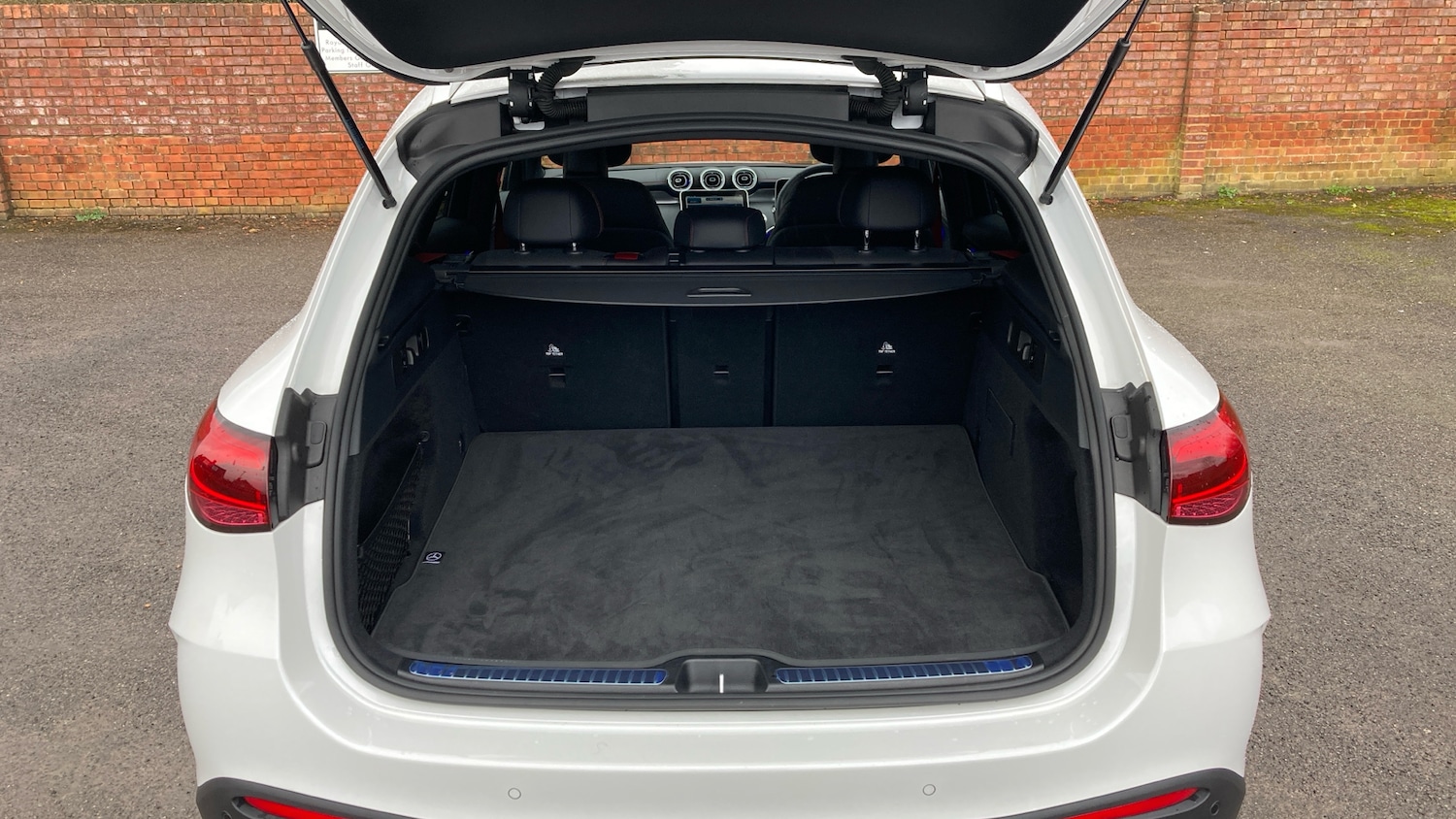 Used Mercedes-Benz GLC 2024 for sale - 77518933: Photo 4