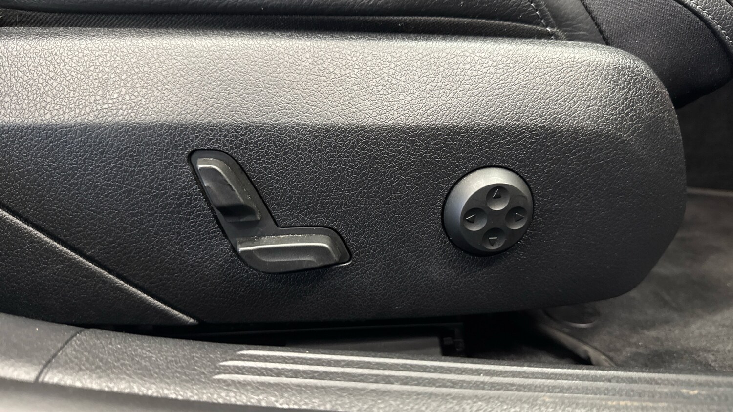 Used Mercedes-Benz C Class 2022 for sale - 77945945: Photo 26