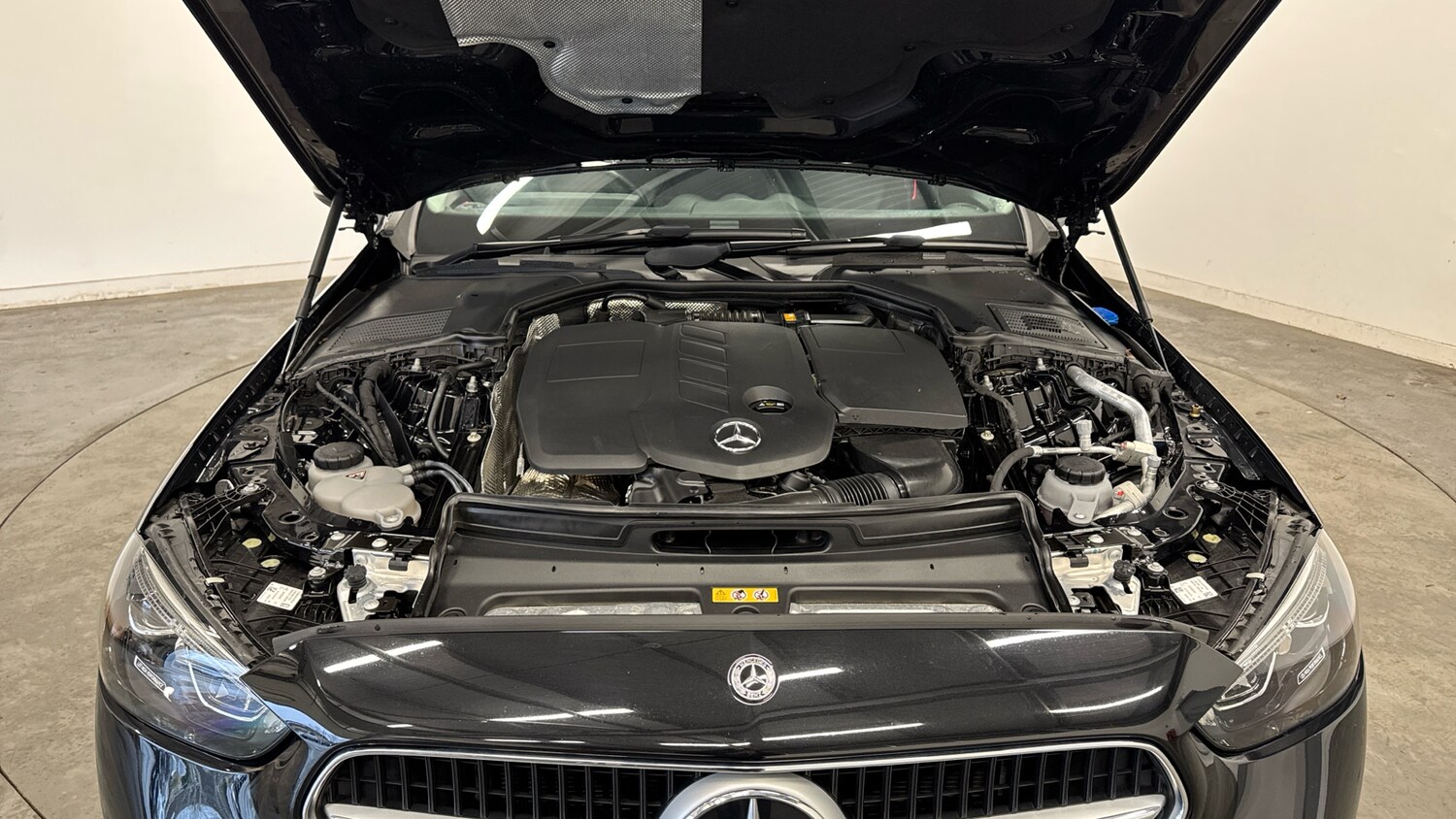 Used Mercedes-Benz C Class 2022 for sale - 77945945: Photo 8