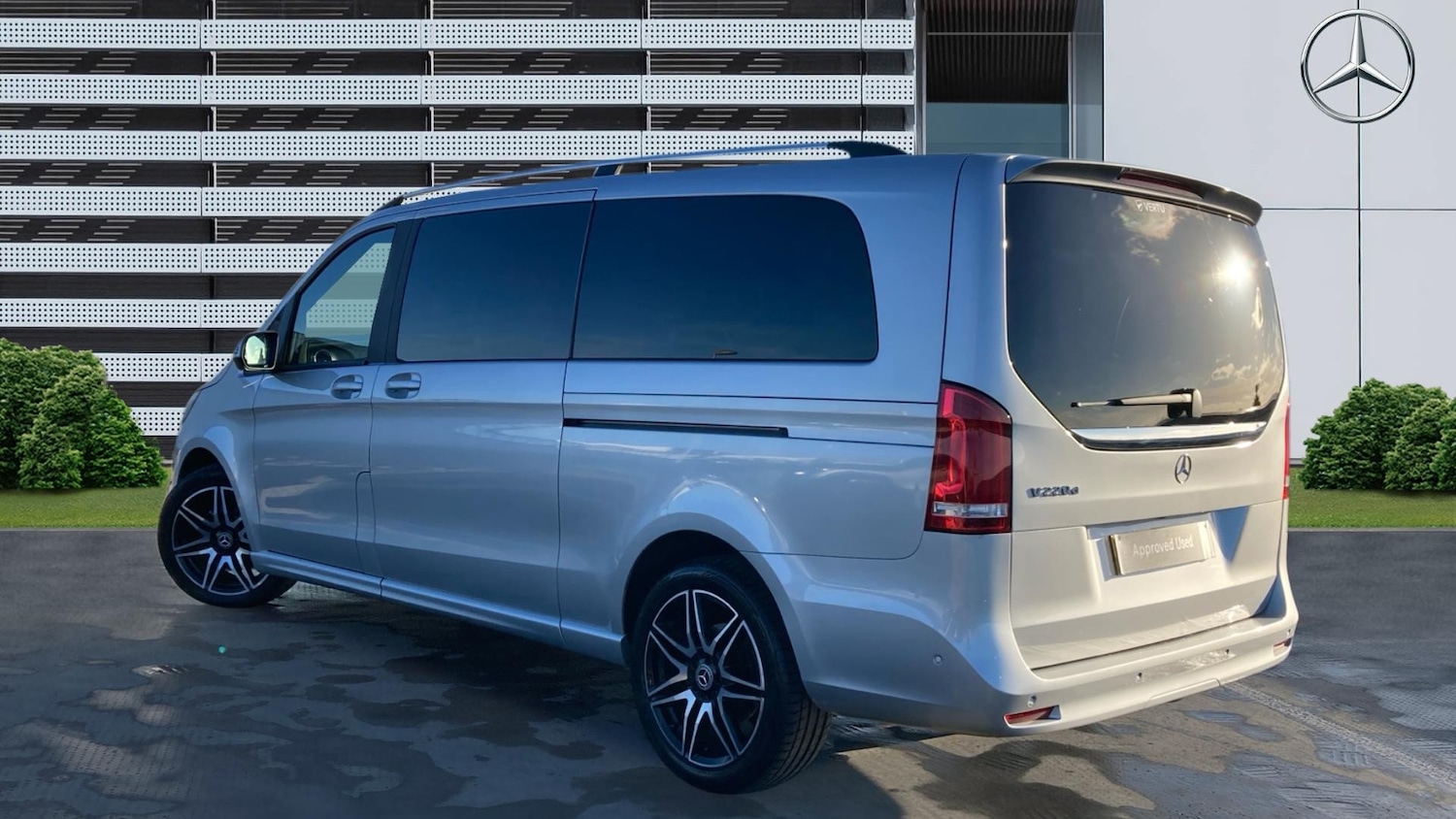 Used Mercedes-Benz V-Class 2023 for sale - 76903841: Photo 2