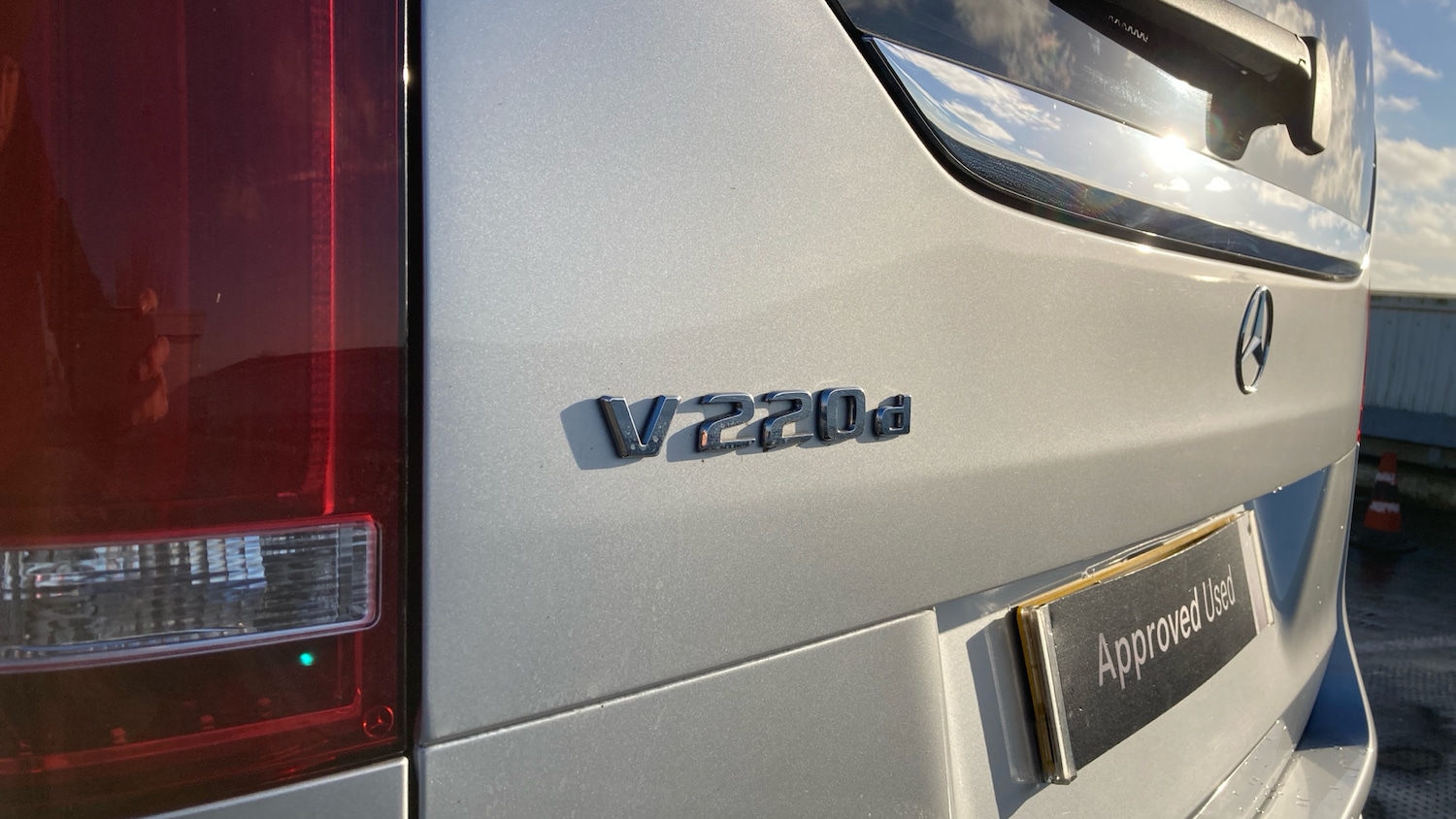 Used Mercedes-Benz V-Class 2023 for sale - 76903841: Photo 25