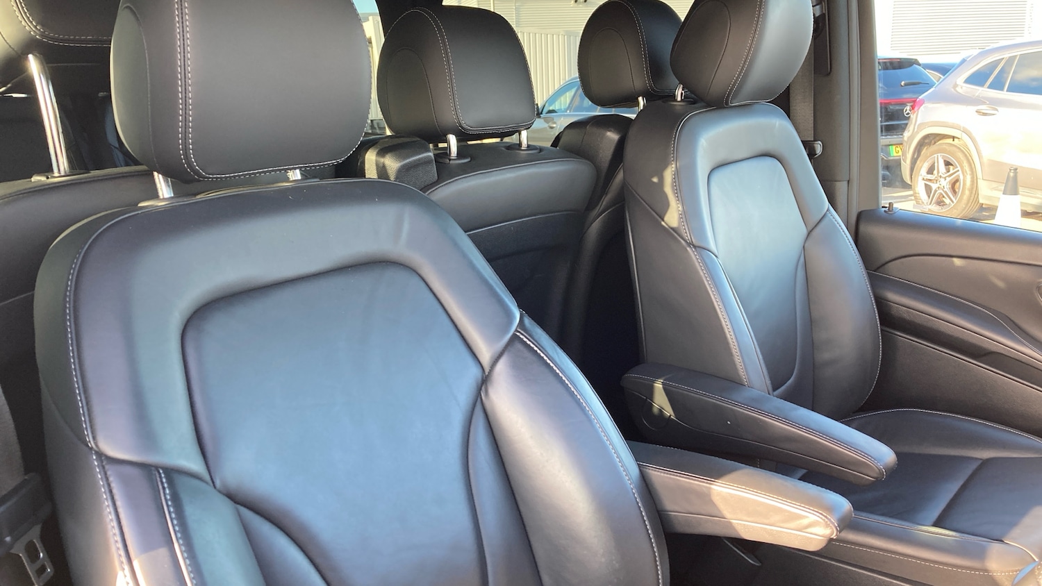 Used Mercedes-Benz V-Class 2023 for sale - 76903841: Photo 30