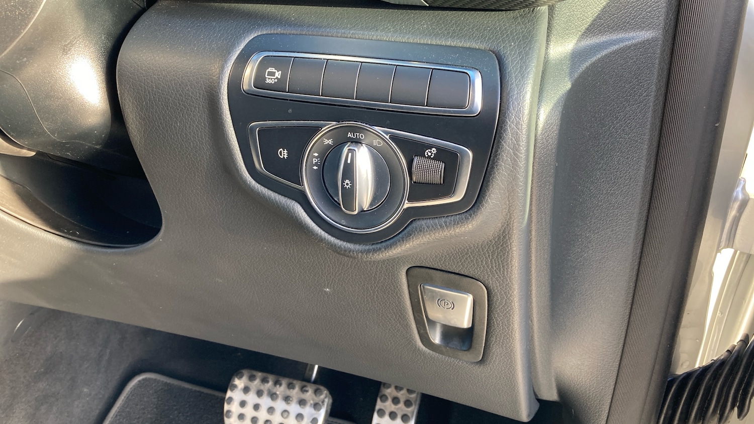 Used Mercedes-Benz V-Class 2023 for sale - 76903841: Photo 32