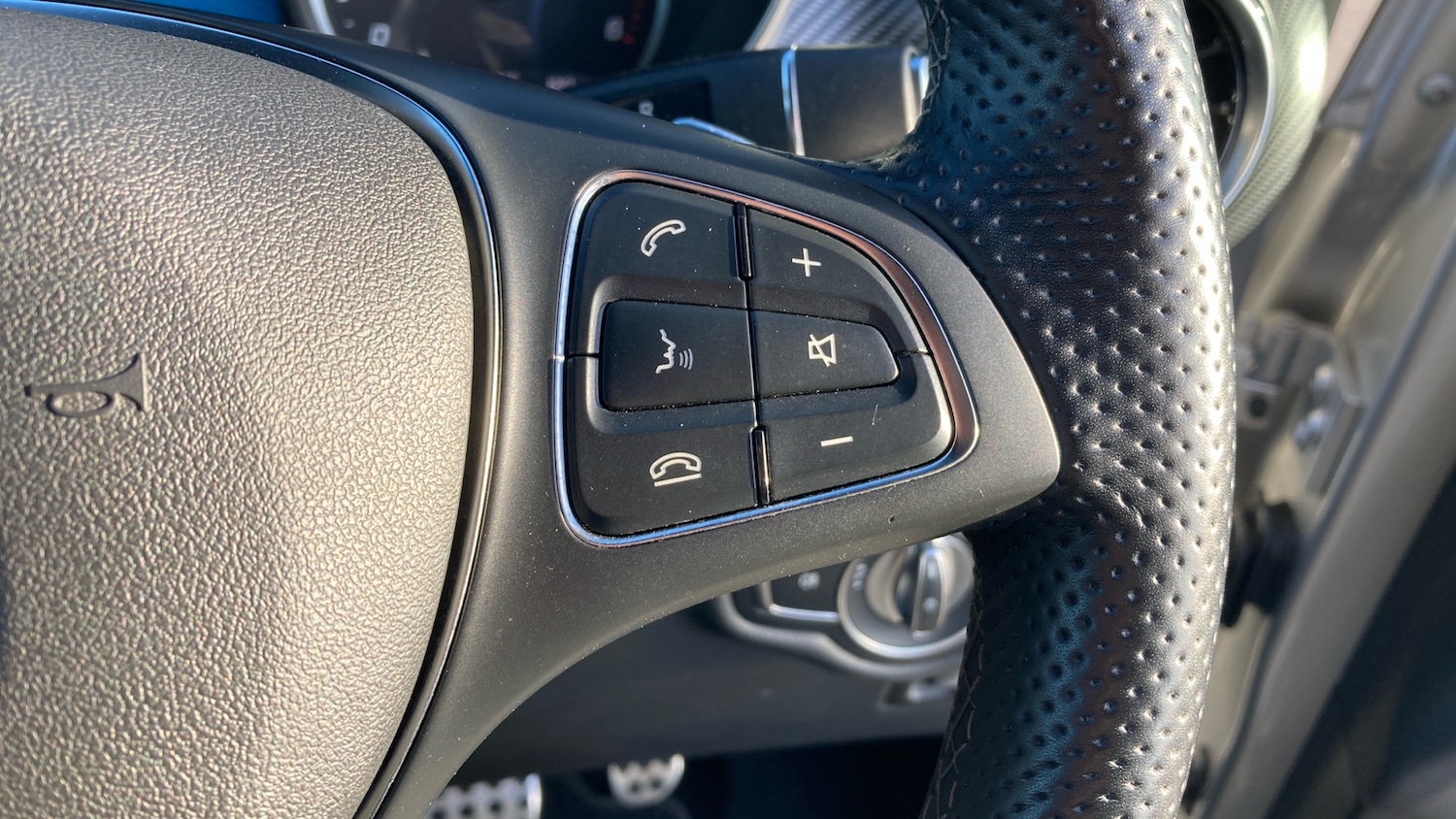 Used Mercedes-Benz V-Class 2023 for sale - 76903841: Photo 34