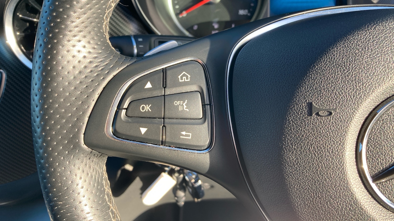 Used Mercedes-Benz V-Class 2023 for sale - 76903841: Photo 35