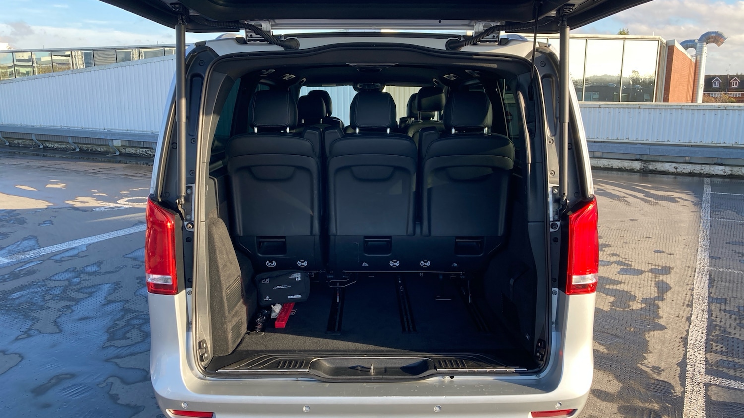 Used Mercedes-Benz V-Class 2023 for sale - 76903841: Photo 4