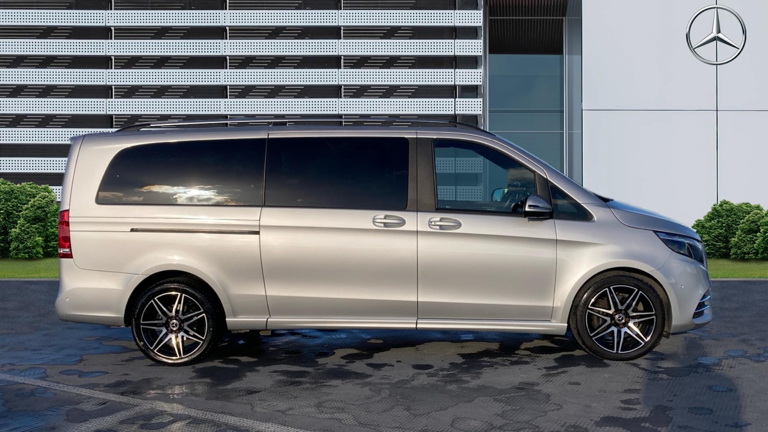 Used Mercedes-Benz V-Class 2023 for sale - 76903841: Photo 5