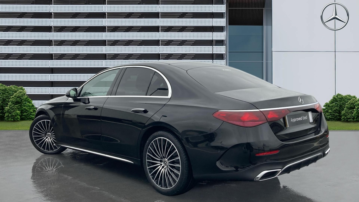 Used Mercedes-Benz E Class 2024 for sale - 77123988: Photo 2
