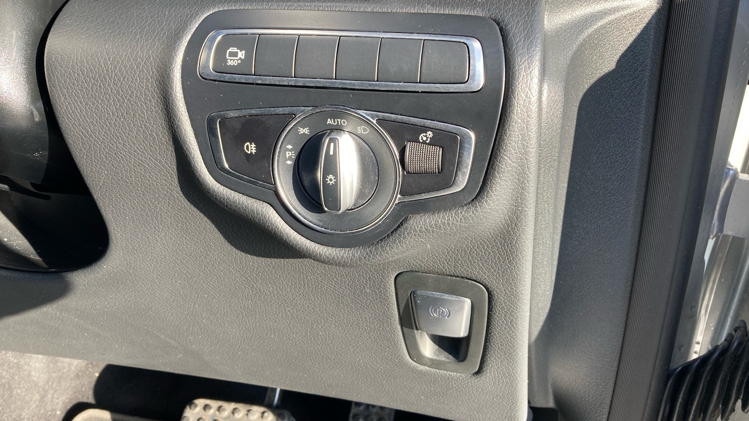 Used Mercedes-Benz V-Class 2023 for sale - 77179940: Photo 32