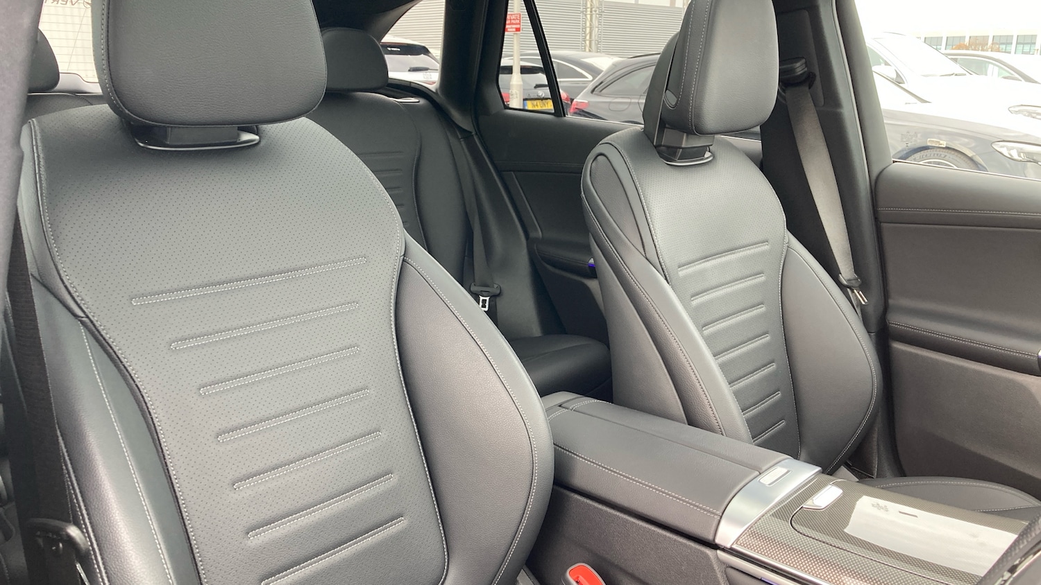Used Mercedes-Benz GLC 2024 for sale - 76115742: Photo 32