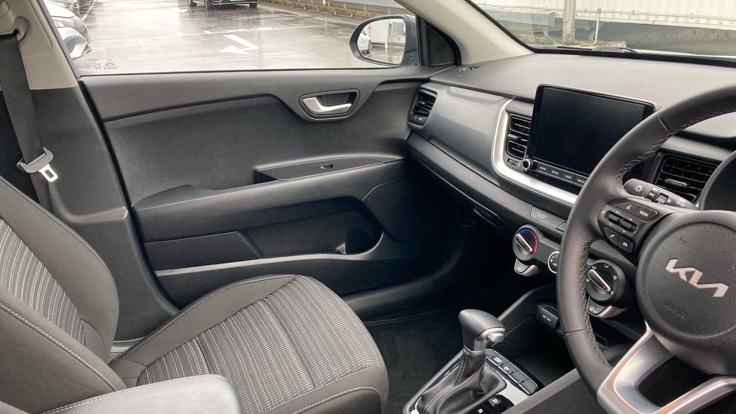 Used Kia Stonic 2023 for sale - 77224685: Photo 14