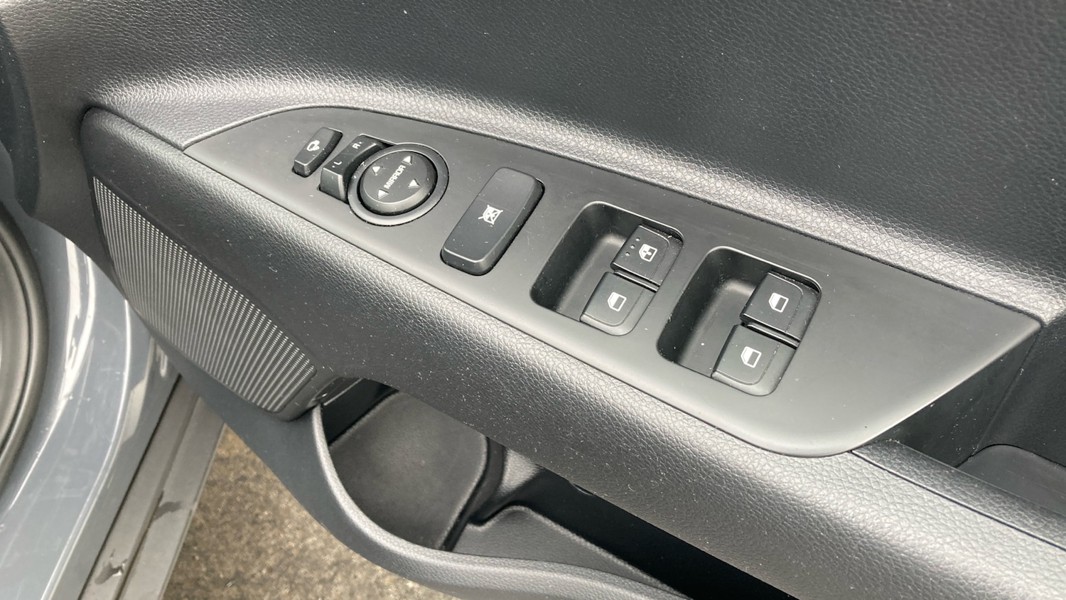 Used Kia Stonic 2023 for sale - 77224685: Photo 28