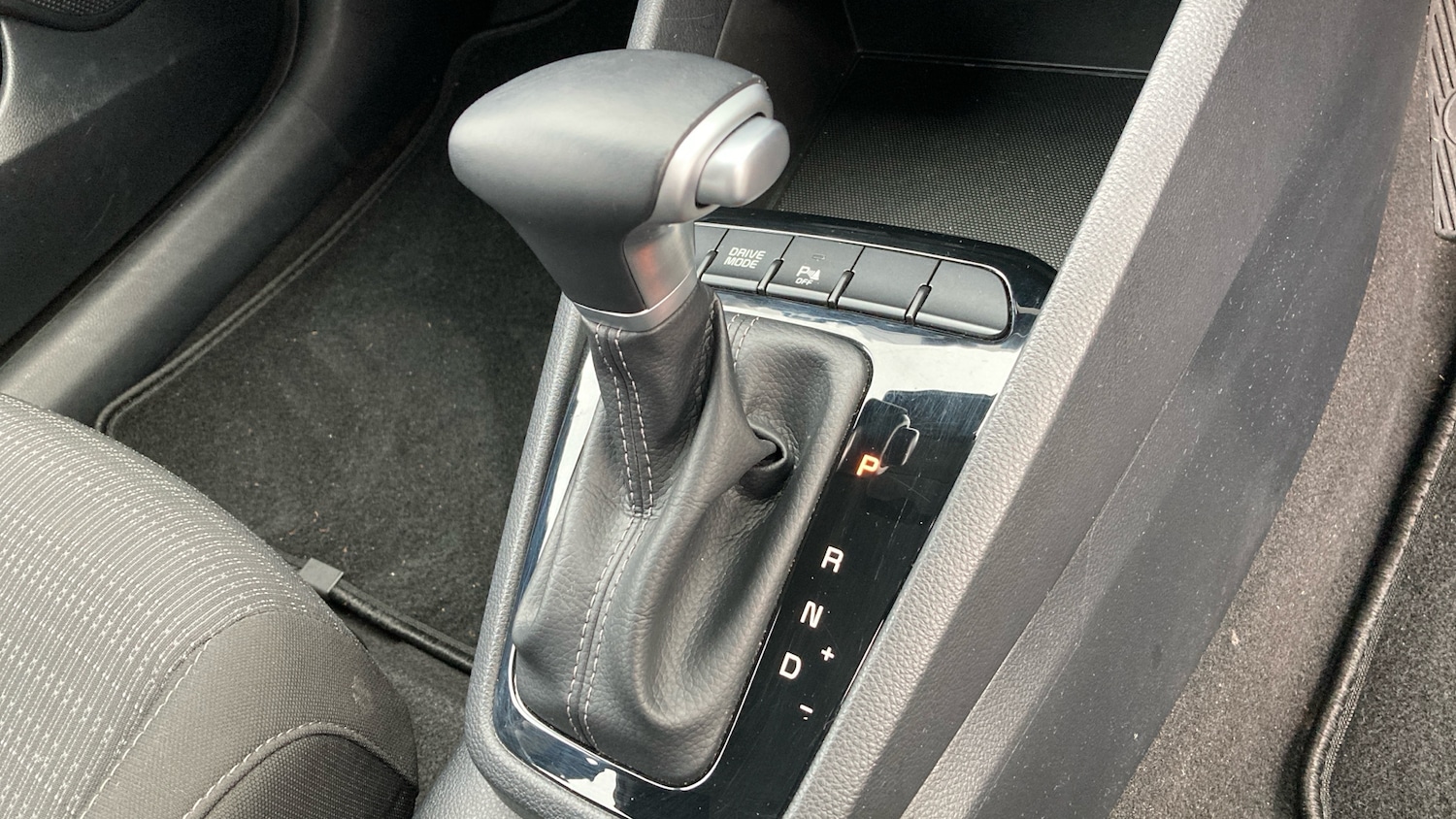 Used Kia Stonic 2023 for sale - 77224685: Photo 37