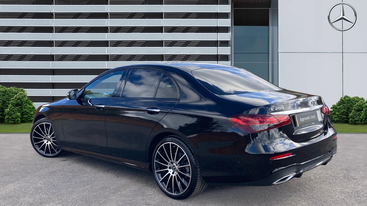Used Mercedes-Benz E Class 2023 for sale - 77641212: Photo 2