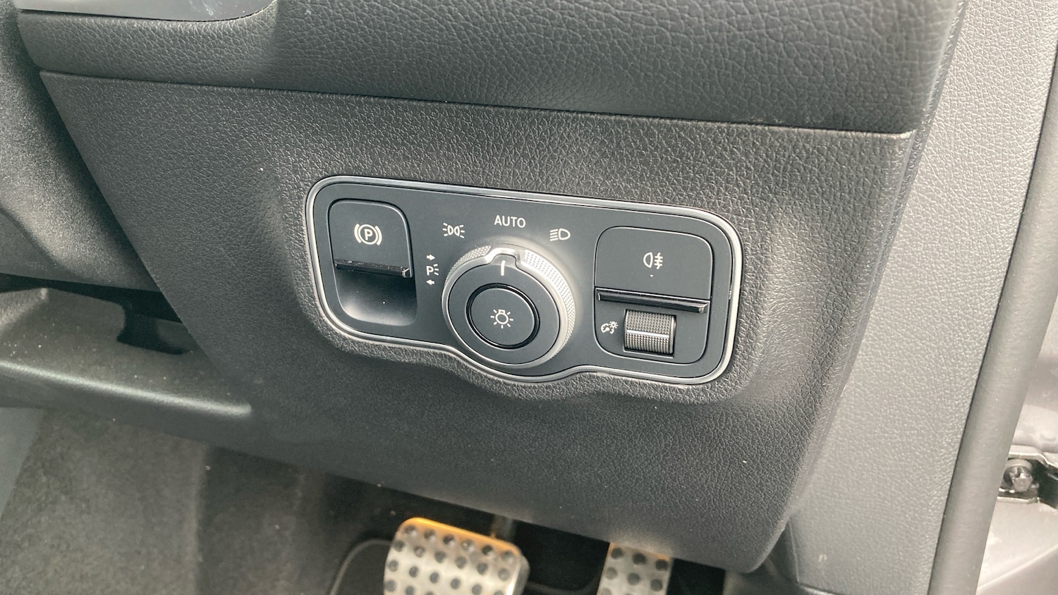 Used Mercedes-Benz GLB 2023 for sale - 75894357: Photo 32