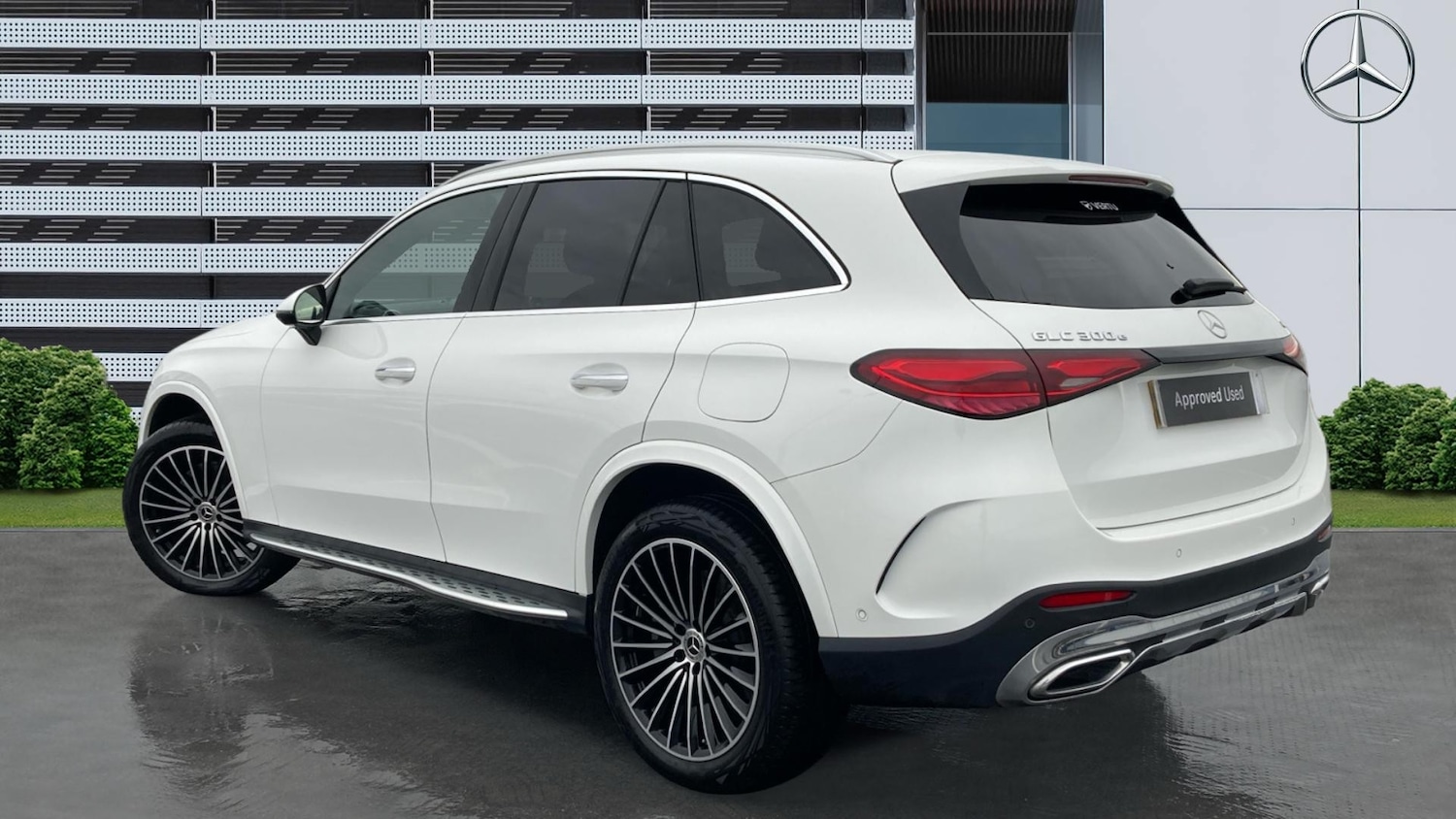 Used Mercedes-Benz GLC 2023 for sale - 76910920: Photo 2