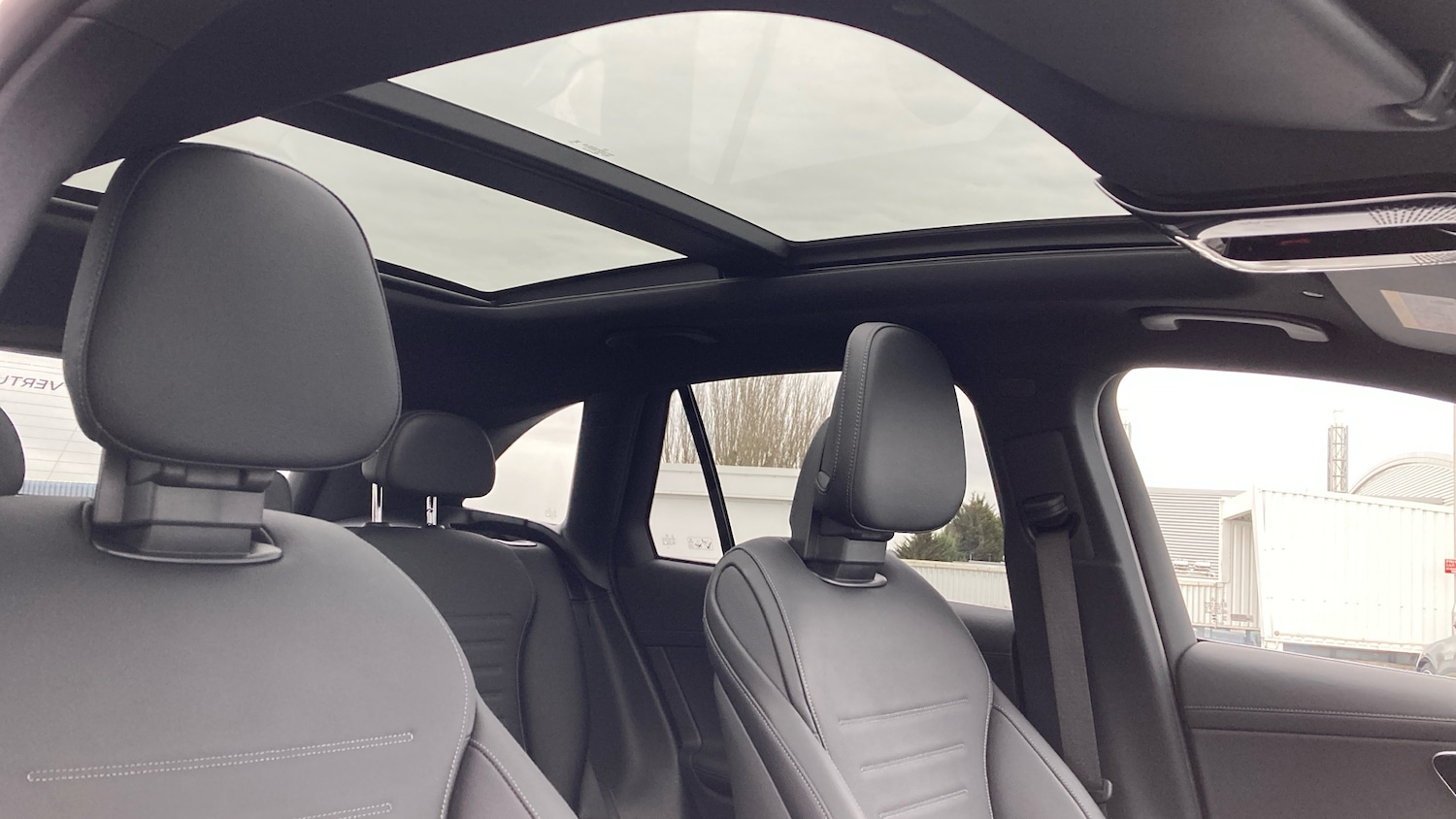 Used Mercedes-Benz GLC 2023 for sale - 76910920: Photo 34