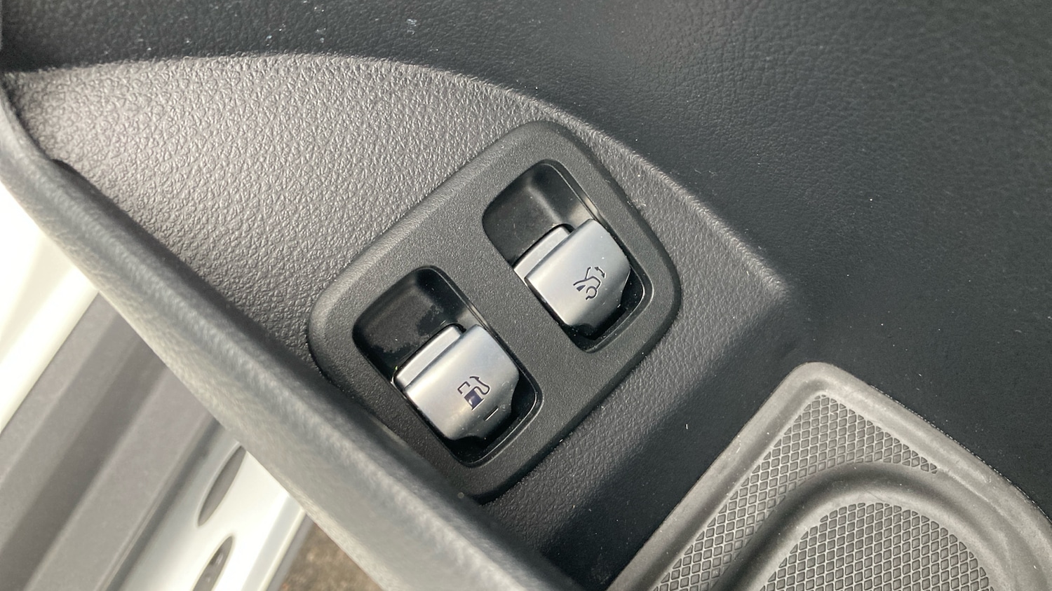 Used Mercedes-Benz GLC 2023 for sale - 76910920: Photo 37