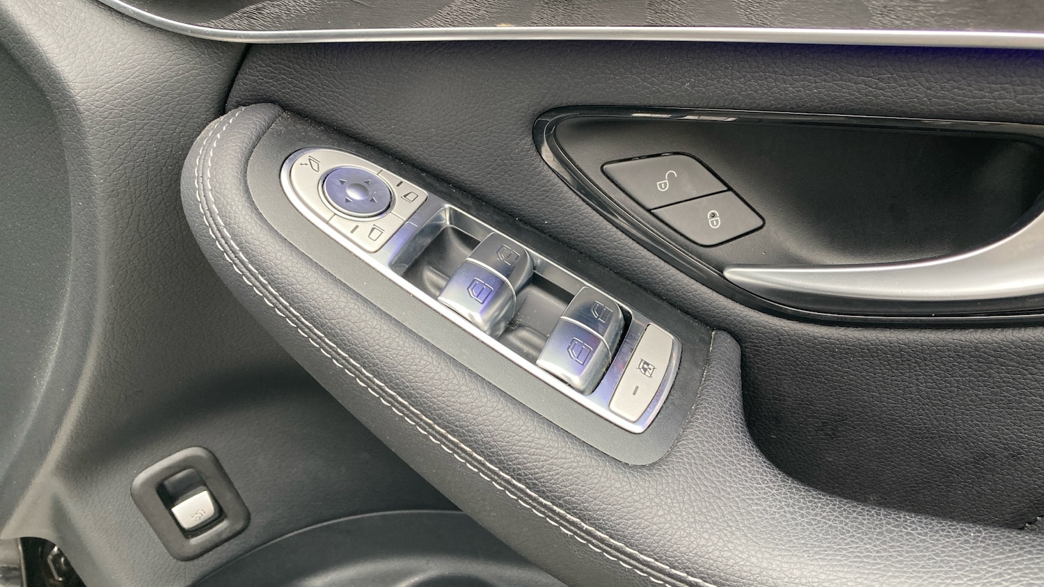 Used Mercedes-Benz GLC 2020 for sale - 76114205: Photo 34