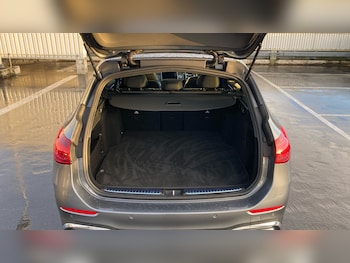 Used Mercedes-Benz C Class 2024 for sale - 76807394: Photo