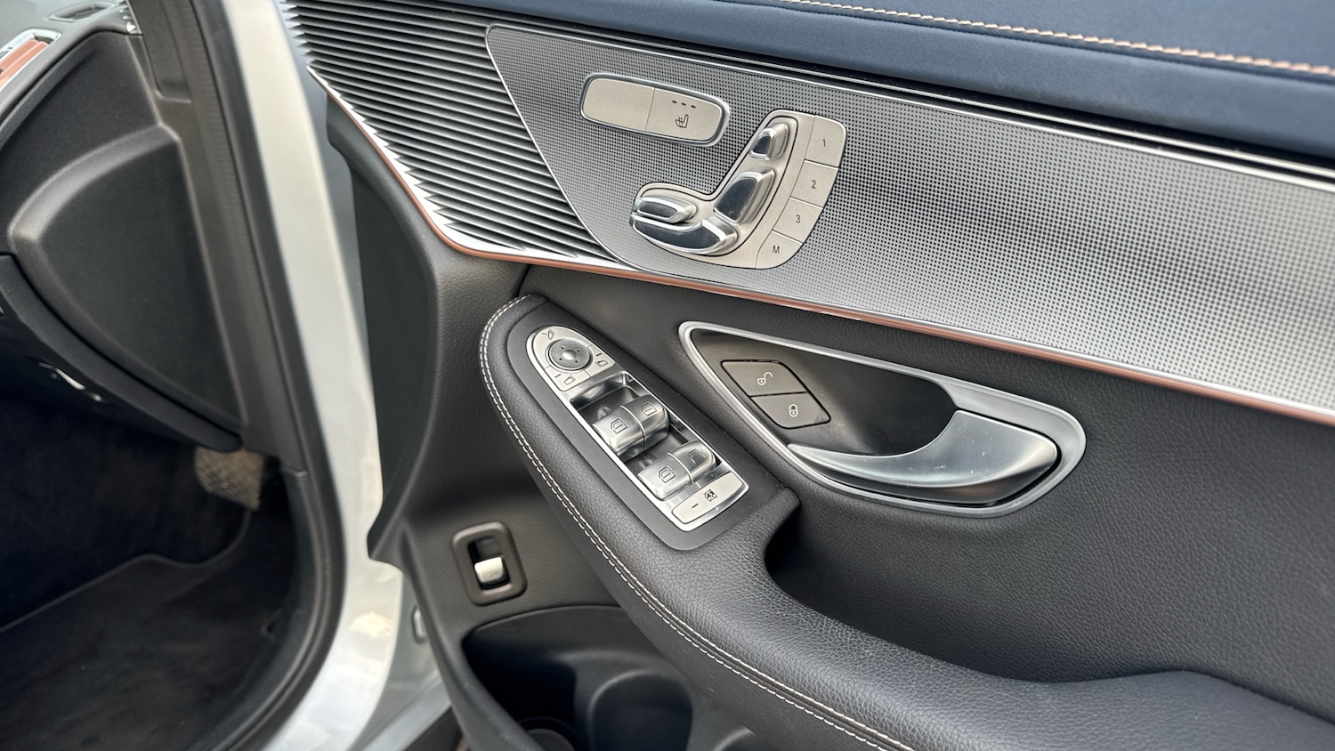 Used Mercedes-Benz EQC 2020 for sale - 77323439: Photo 37