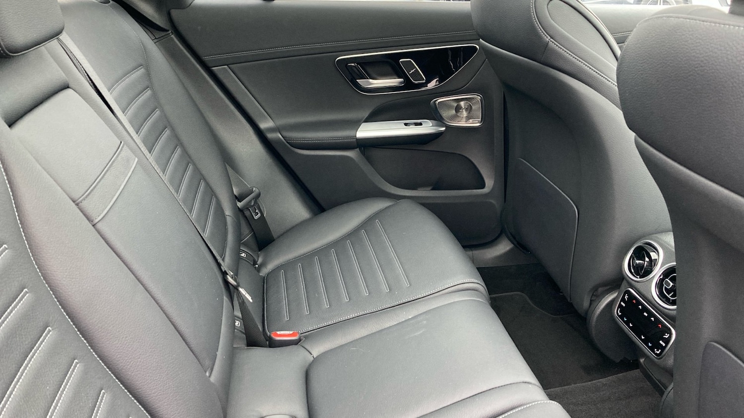 Used Mercedes-Benz GLC 2023 for sale - 77022729: Photo 16