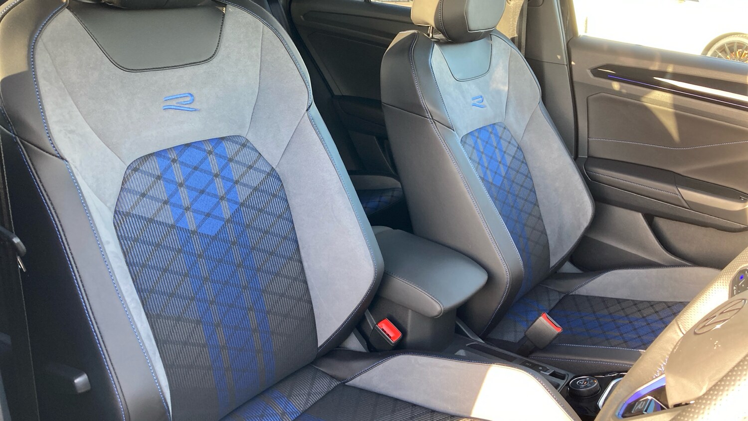 Used Volkswagen T-Roc 2024 for sale - 76799070: Photo 28