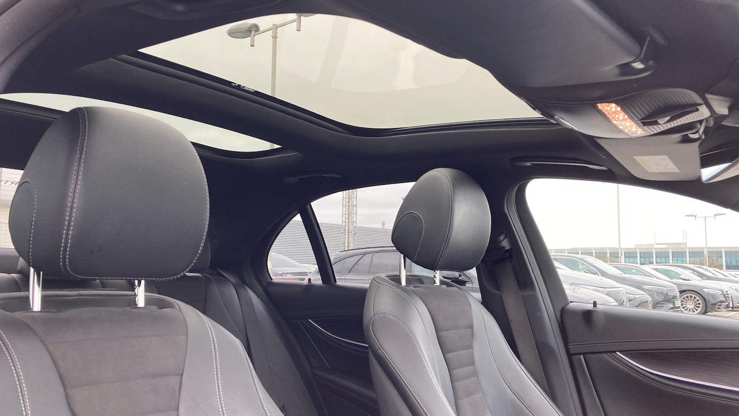 Used Mercedes-Benz E Class 2020 for sale - 76392233: Photo 32