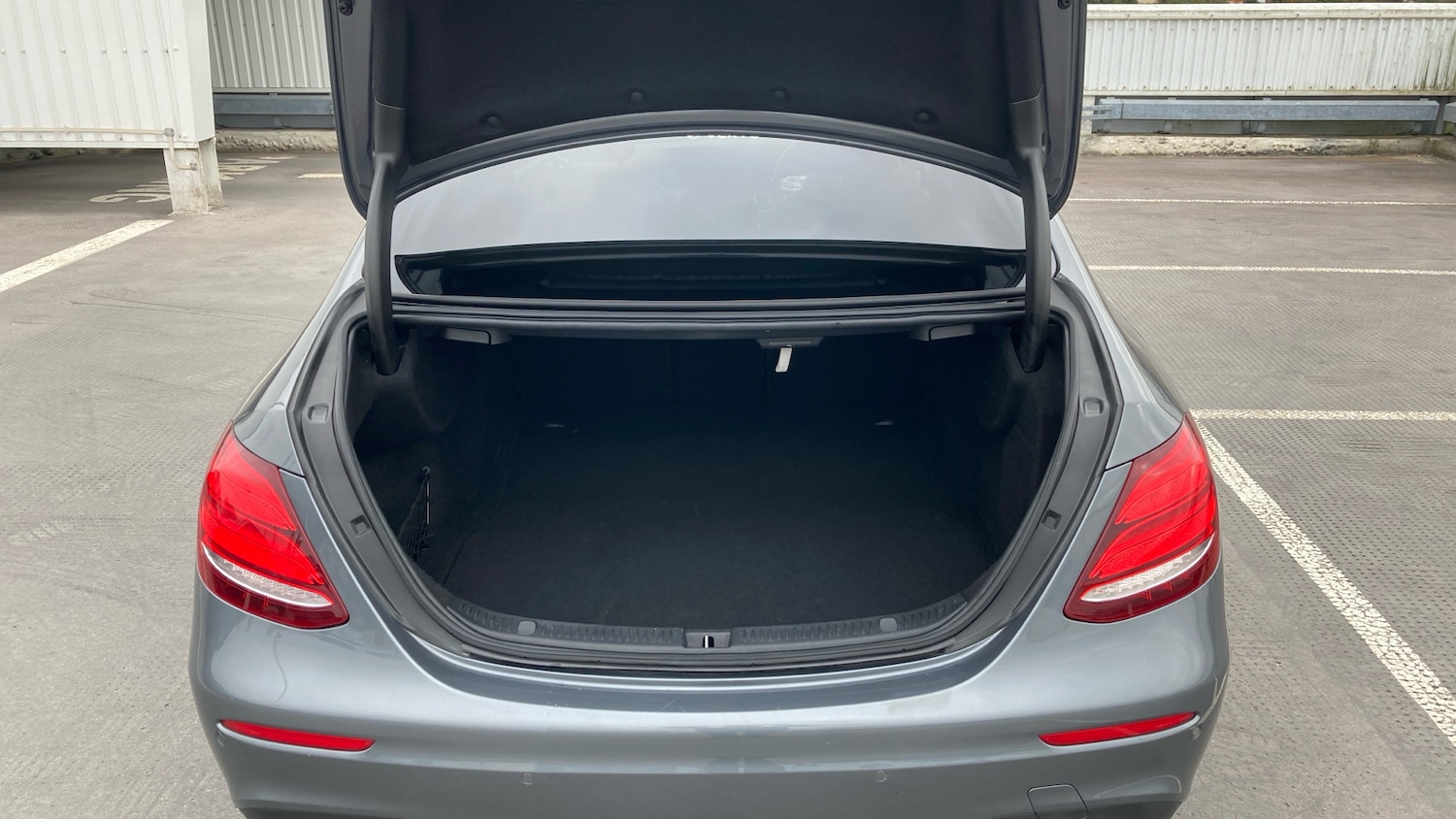 Used Mercedes-Benz E Class 2020 for sale - 76392233: Photo 4