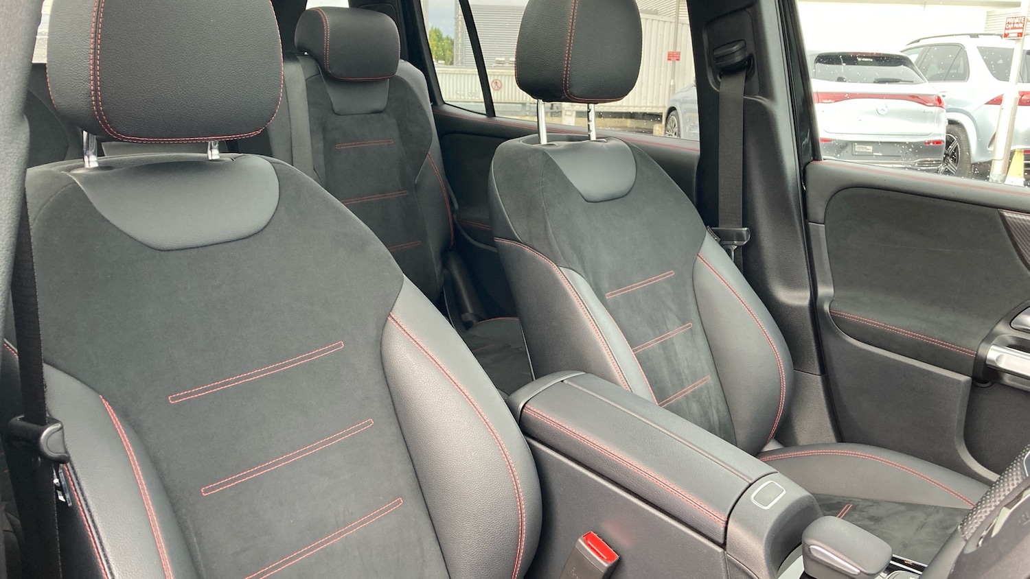 Used Mercedes-Benz GLB 2023 for sale - 76340453: Photo 30