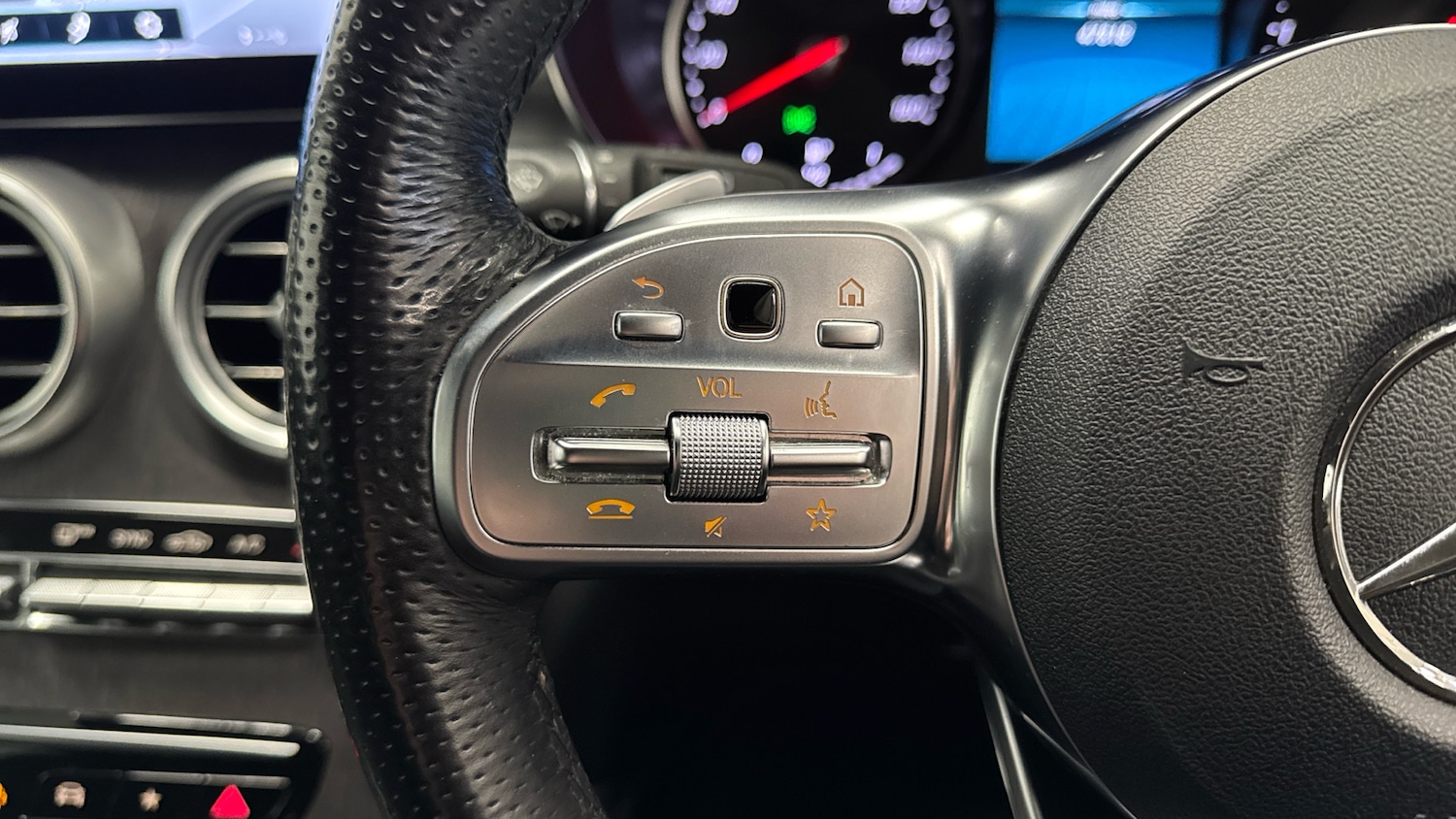 Used Mercedes-Benz GLC 2019 for sale - 77062049: Photo 30