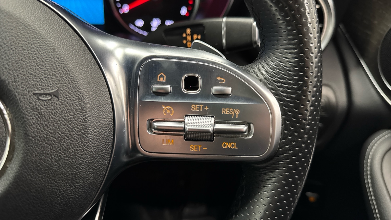 Used Mercedes-Benz GLC 2019 for sale - 77062049: Photo 31