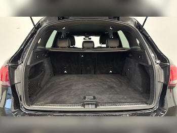 Used Mercedes-Benz GLC 2019 for sale - 77062049: Photo