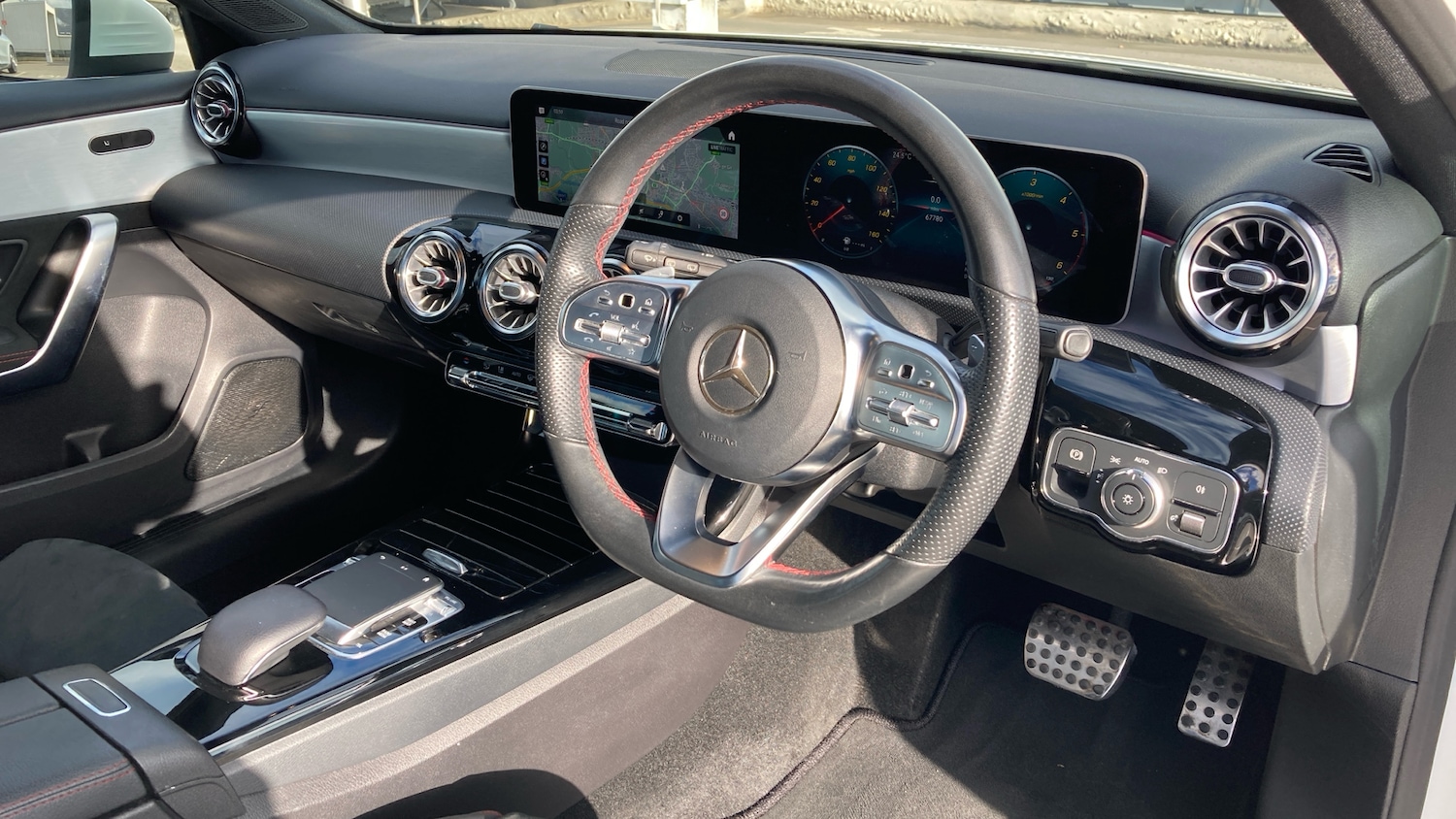 Used Mercedes-Benz A-Class 2018 for sale - 76340469: Photo 11