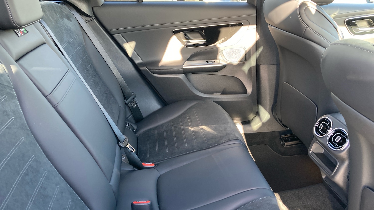 Used Mercedes-Benz GLC 2025 for sale - 77519742: Photo 16