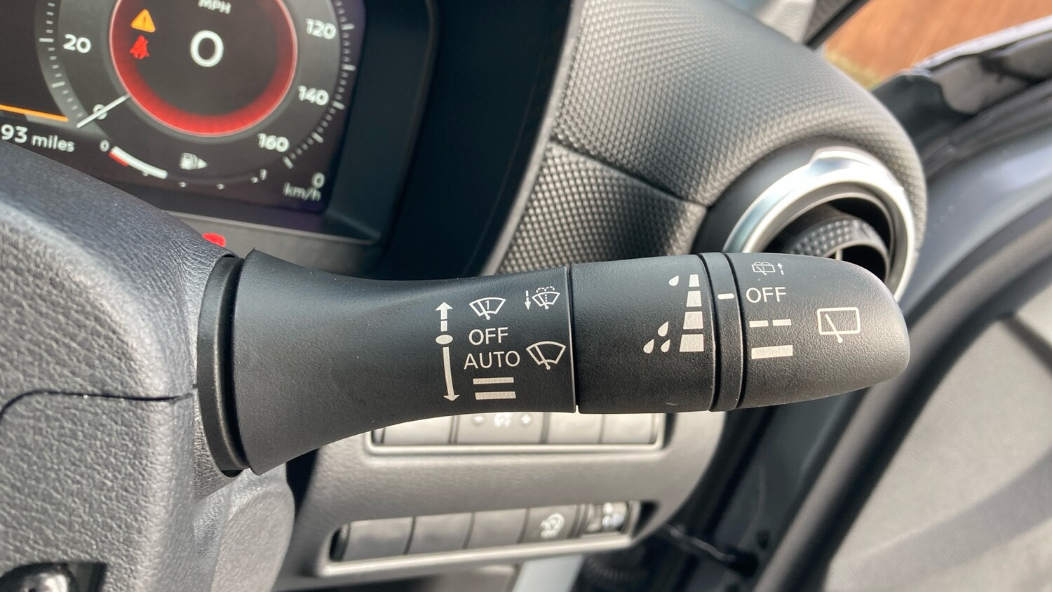 Used Nissan Juke 2024 for sale - 77678613: Photo 35