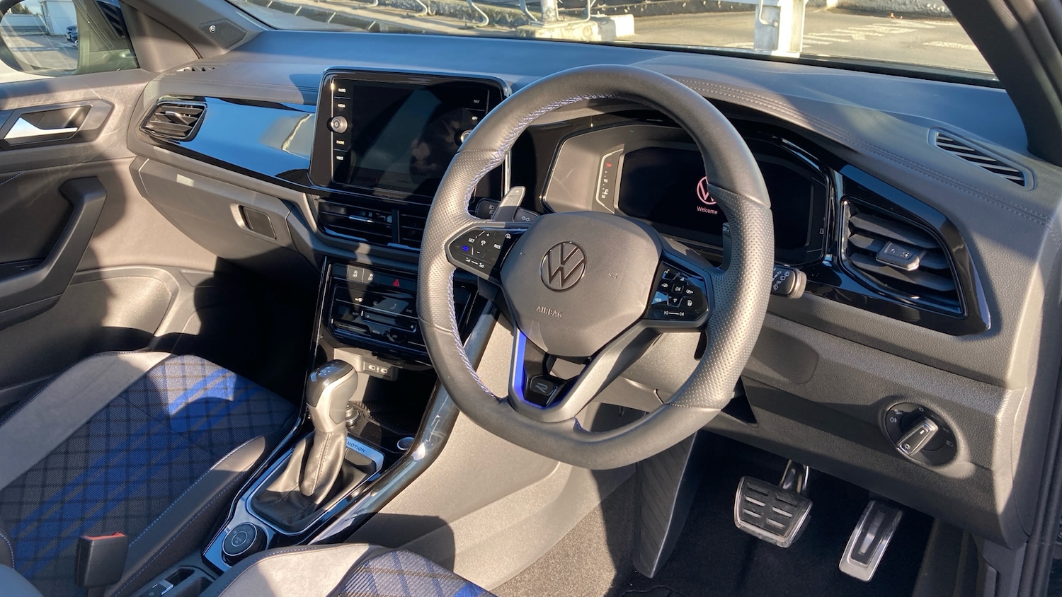 Used Volkswagen T-Roc 2024 for sale - 77161009: Photo 11