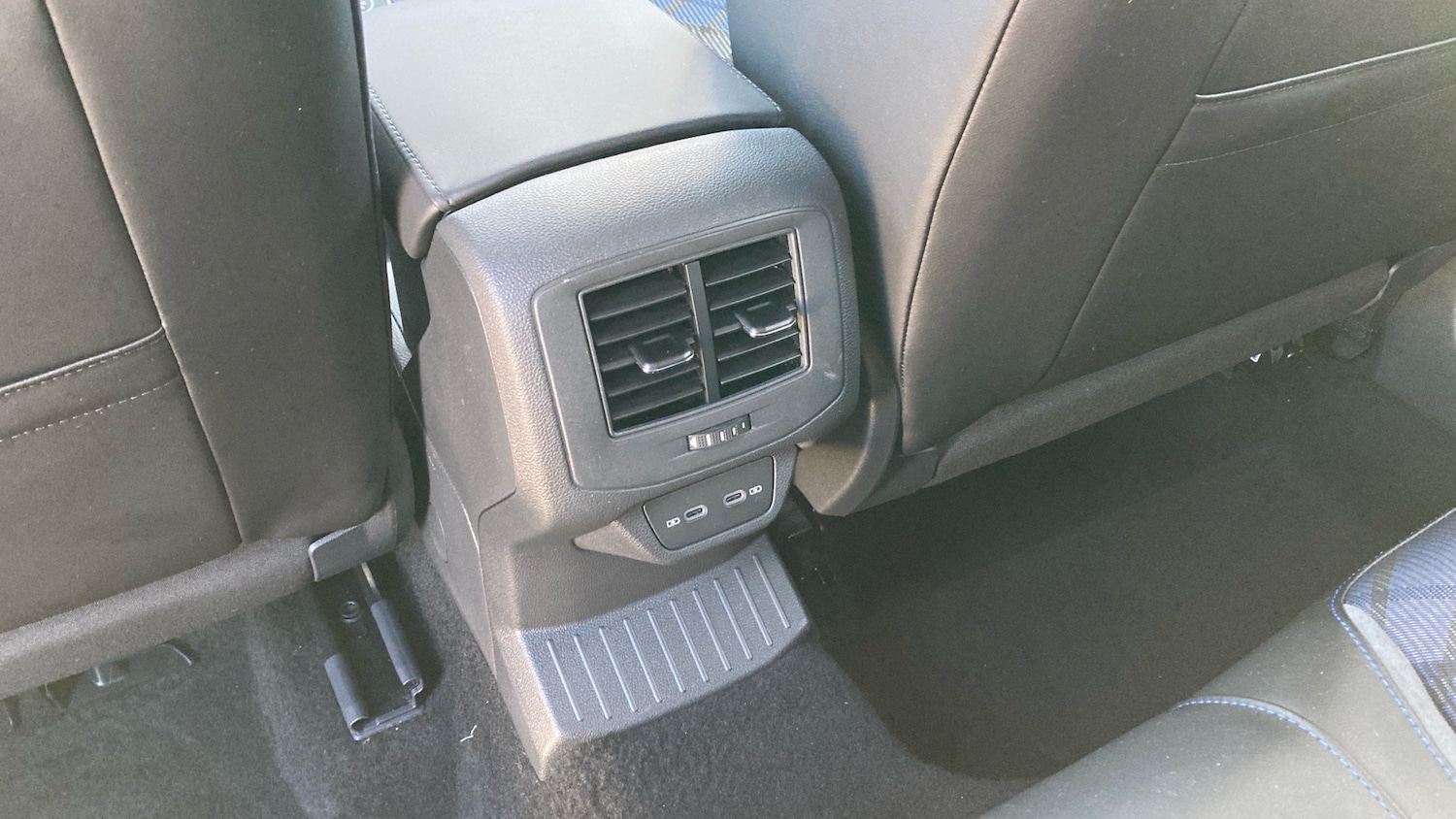 Used Volkswagen T-Roc 2024 for sale - 77161009: Photo 25