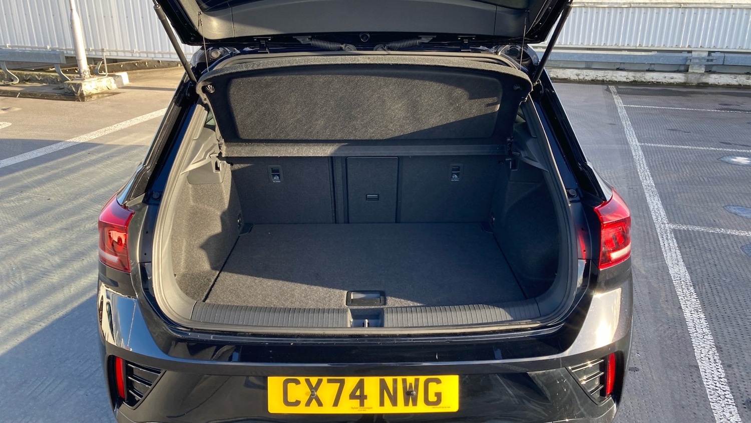 Used Volkswagen T-Roc 2024 for sale - 77161009: Photo 4