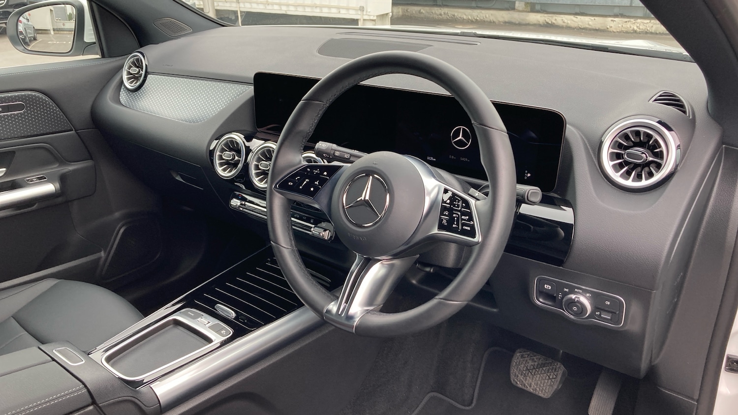 Used Mercedes-Benz EQA 2024 for sale - 76113803: Photo 11