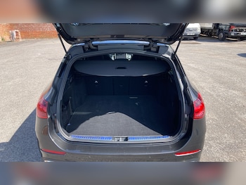 Used Mercedes-Benz C Class 2023 for sale - 78907473: Photo