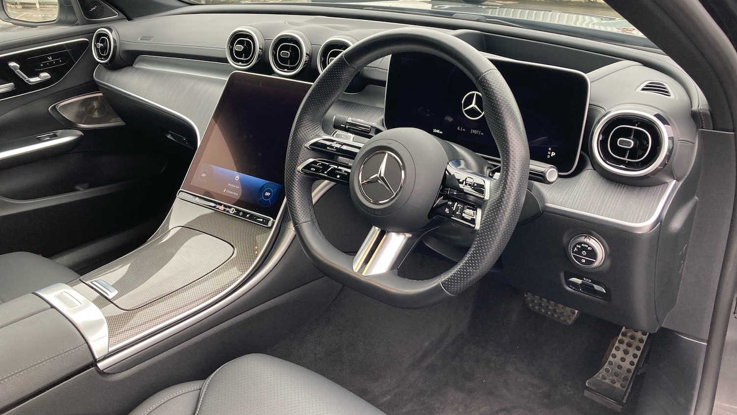 Used Mercedes-Benz C Class 2024 for sale - 77048000: Photo 11