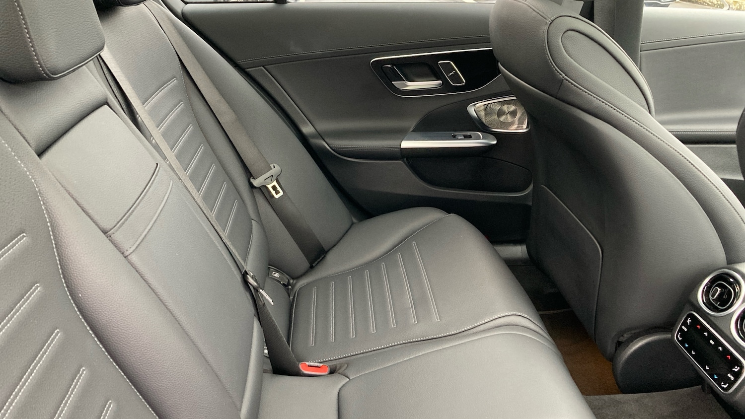 Used Mercedes-Benz C Class 2024 for sale - 77048000: Photo 16