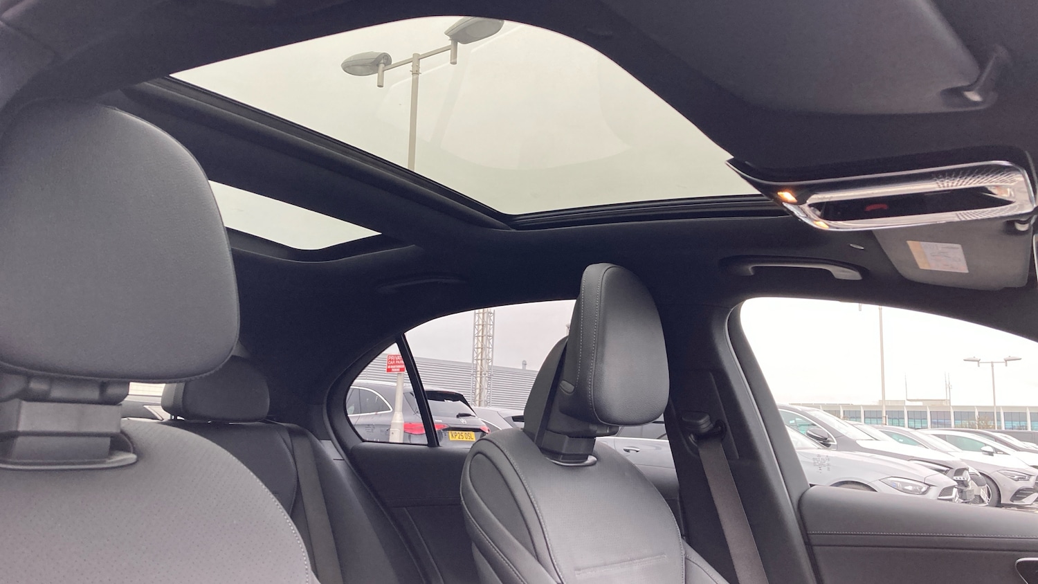 Used Mercedes-Benz C Class 2024 for sale - 77048000: Photo 32