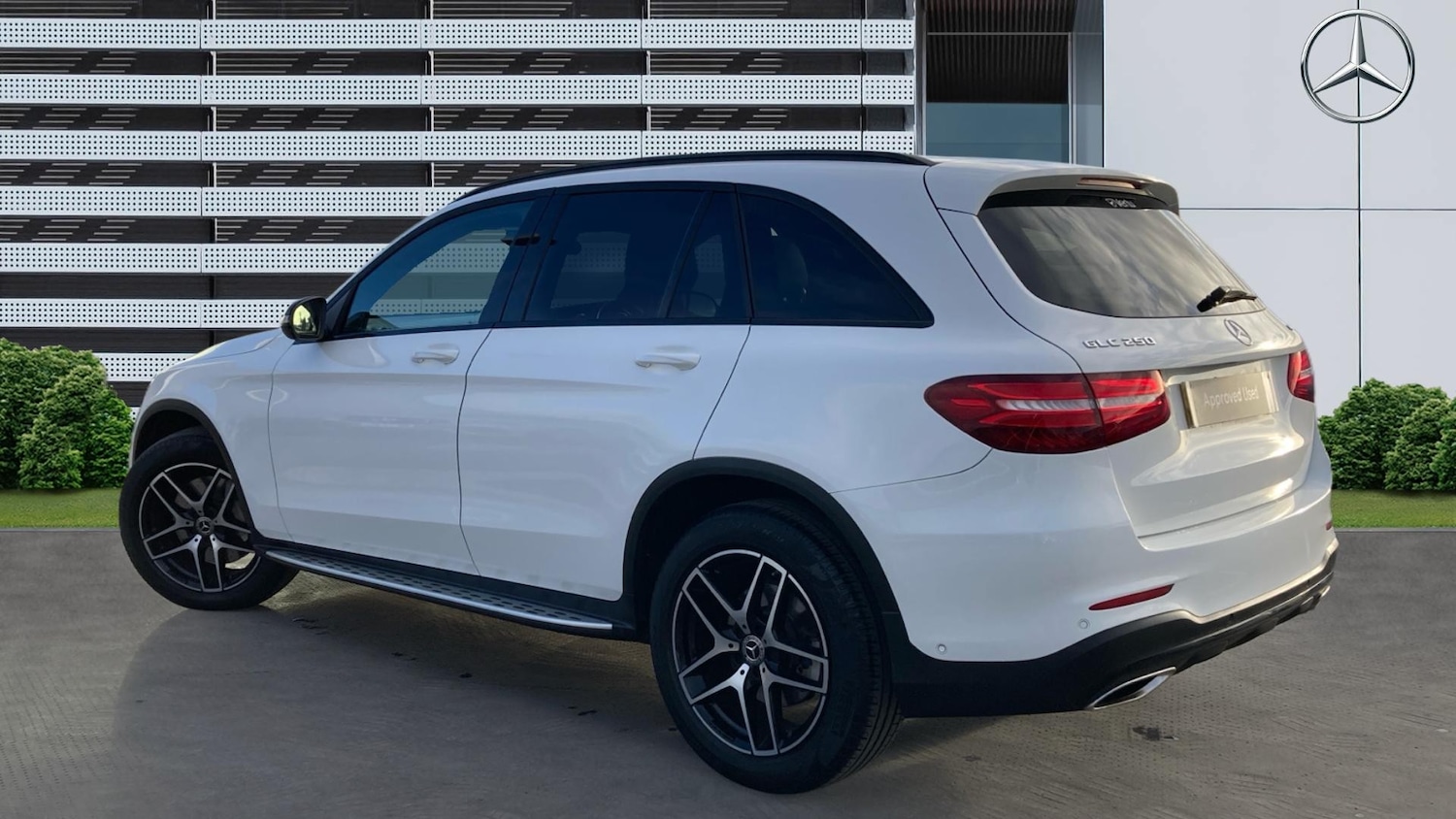 Used Mercedes-Benz GLC 2019 for sale - 77063840: Photo 2